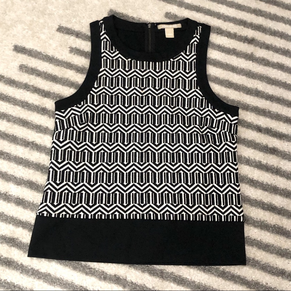 Top w/ Geometric Print